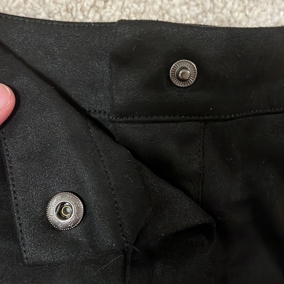 Glamorous Faux suede mini skirt snap button front - Picture 4 of 6